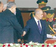 Sezer'den Sert Tavır