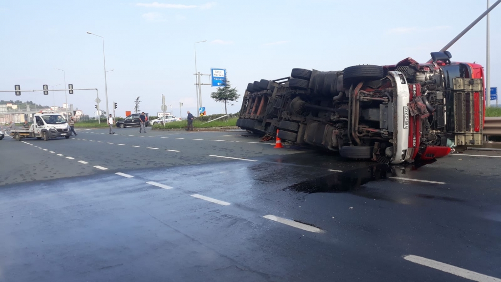 Pazar'da sabah saatlerinde korkunç kaza: 4 yaralı 5