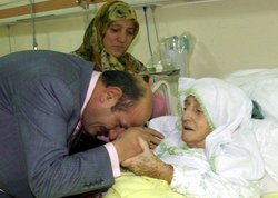 Rize'de anlamlı bayram ziyaretleri