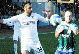 Rizespor horozu kesti: 2-0