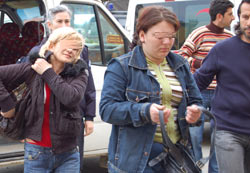 Pazar'da 5 sınır dışı