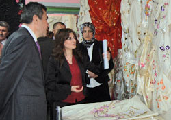 Pazar'da Halk Eğitim sergisi