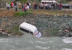 Ayder dönüşünde kaza: 2 yaralı