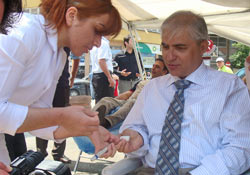 Rize'de kan verene madalya!