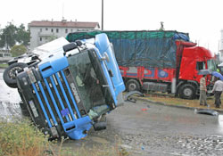 2 Rizeli Samsun'da kaza yaptı!