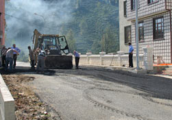 Rize'nin mahalle yollarına asfalt