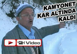 Kamyoneti karın altında kaldı!