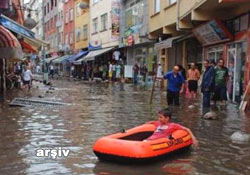 Rize'de binaları su bastı!