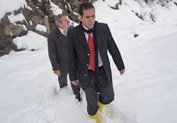 Rize'de, kendini karın içinde buldu