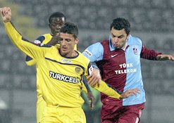 Trabzon kupada yola devam: 2-0