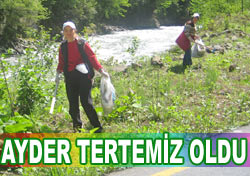 Ayder'de 40 kişi 2 ton çöp topladı!