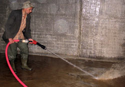 Rize'de su depolarına dezenfekte