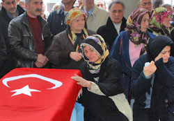 Soral, gözyaşları içinde uğurlandı