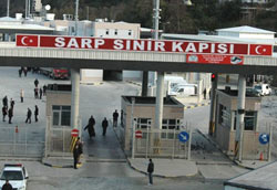 Sarp'tan kimlikle geçiş başlıyor