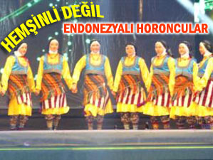 Endonezya ekibinden Rize'de horon dersi