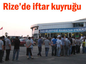 Rize'de 1800 kişi, aynı anda iftarda buluştu