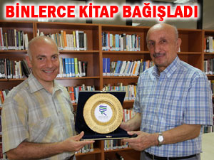 Hacaloğlu’ndan RTEÜ’ye binlerce kitap