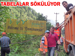 Karayolları yol kenarındaki tabelaları kaldırıyor