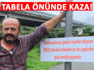 RİZE'DEKİ 'ÖKÜZ'LÜ TABELA ÖNÜNDE KAZA!