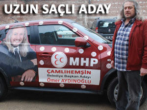 MHP adayı, uzun saçlarıyla dikkat çekiyor