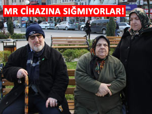 Fazla kiloları yüzünden MR cihazına sığmadılar!