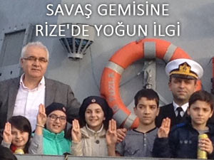 ASKERİ GEMİYE RİZE'DE BÜYÜK İLGİ