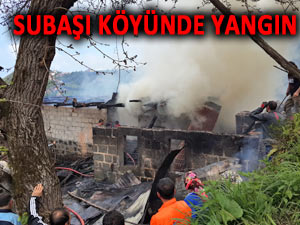 Pazar Subaşı Köyünde ev tamamen yandı