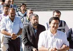 Mitinglerde askerleri yürütmüşler!