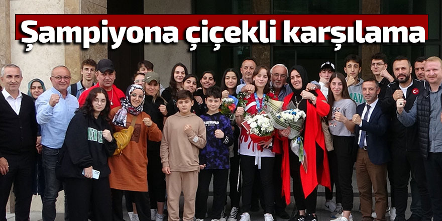 Şampiyona çiçekli karşılama