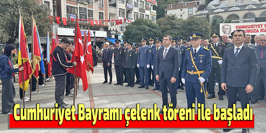 Cumhuriyet Bayramı çelenk töreni ile başladı