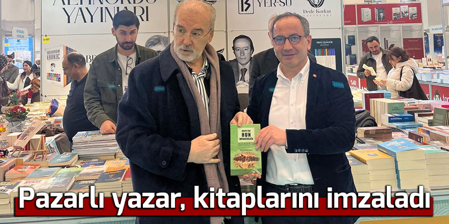 Pazarlı yazar, kitaplarını imzaladı