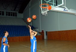 Pazarspor baskette startı veriyor