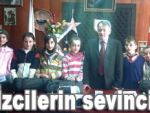 Başkan'dan izcilere malzeme