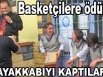 Başarılı basketçilere ödül