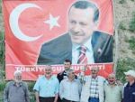 Erdoğan için dağa pankart astılar!