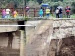 Geçtikleri köprü 1 saniyede yıkıldı