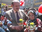 Rize'de 5 bin anneye çiçek