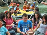 Rafting botunda doğum günü!