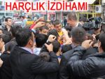 ÇOCUKLAR BAYRAM ÇADIRINI BİRBİRİNE KATTI