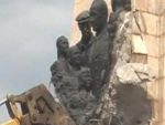 Netekim, memleketindeki heykeli de kaldırıldı