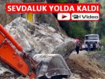 Sevdaluk ekibi kapanan yolda 3 saat bekledi!