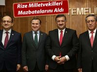 RİZE MİLLETVEKİLLERİ MAZBATALARINI ALDI