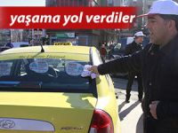 TAKSİCİLER YAŞAMA YOL VERDİ