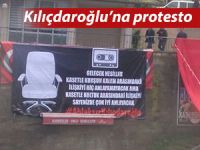 KILIÇDAROĞLU’NA RİZE’DE PANKARTLI PROTESTO