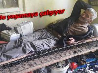 Çöp evde yaşamaya çalışıyor