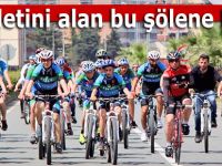 Bisikletini alan bu şölene koştu