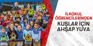 İlkokul öğrencilerinden kuşlar için ahşap yuva