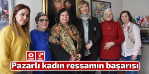Pazarlı kadın ressamın başarısı