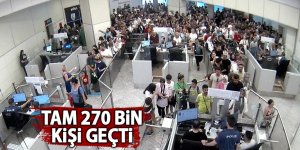 Sarp Sınır Kapısı'ndan bayram tatilinde 270 bin kişi geçti