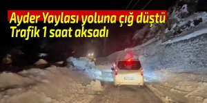 Ayder Yaylası yoluna çığ düştü, trafik 1 saat aksadı